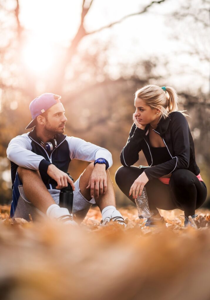 Das beste Rezept gegen Stress ist Bewegung im Freien, vom Joggen durchs Laub bis zum Erforschen regionaler Lieblingsorte.
